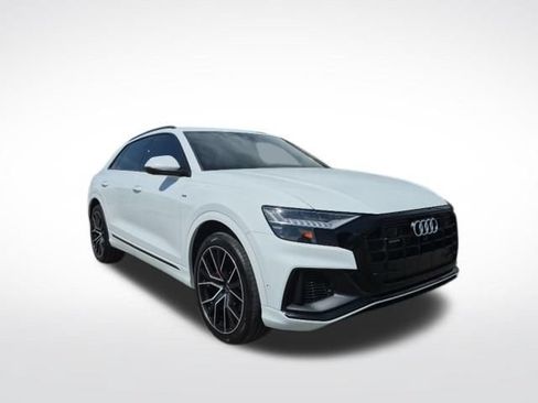Used 2023 Audi Q8 Prestige w/ Prestige Package AWD/4WD image 3