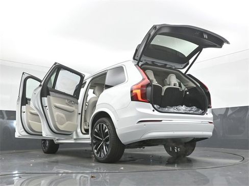 New 2026 Volvo XC90 B6 Ultra w/ Protection Package image 57