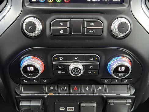 Used 2020 GMC Sierra 1500 SLT image 30