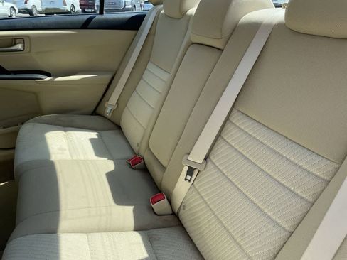 Used 2017 Toyota Camry LE FWD image 18