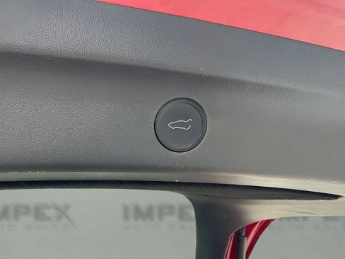 Used 2022 Tesla Model Y Long Range AWD/4WD image 26