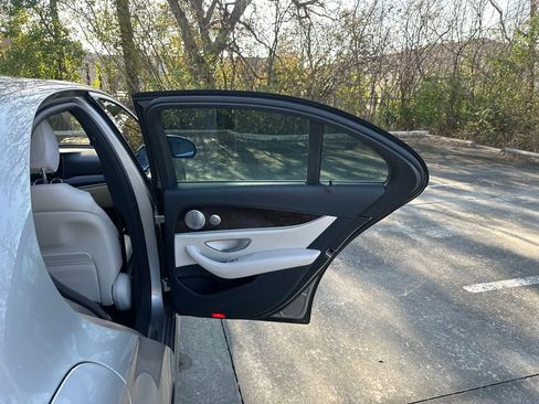 Used 2021 Mercedes-Benz E 450 4MATIC Sedan image 27