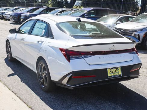 Certified 2026 Hyundai Elantra Sport FWD image 7