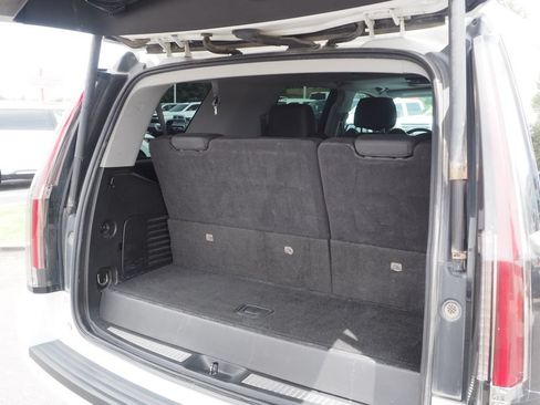 Used 2020 Cadillac Escalade Premium Luxury AWD/4WD image 19