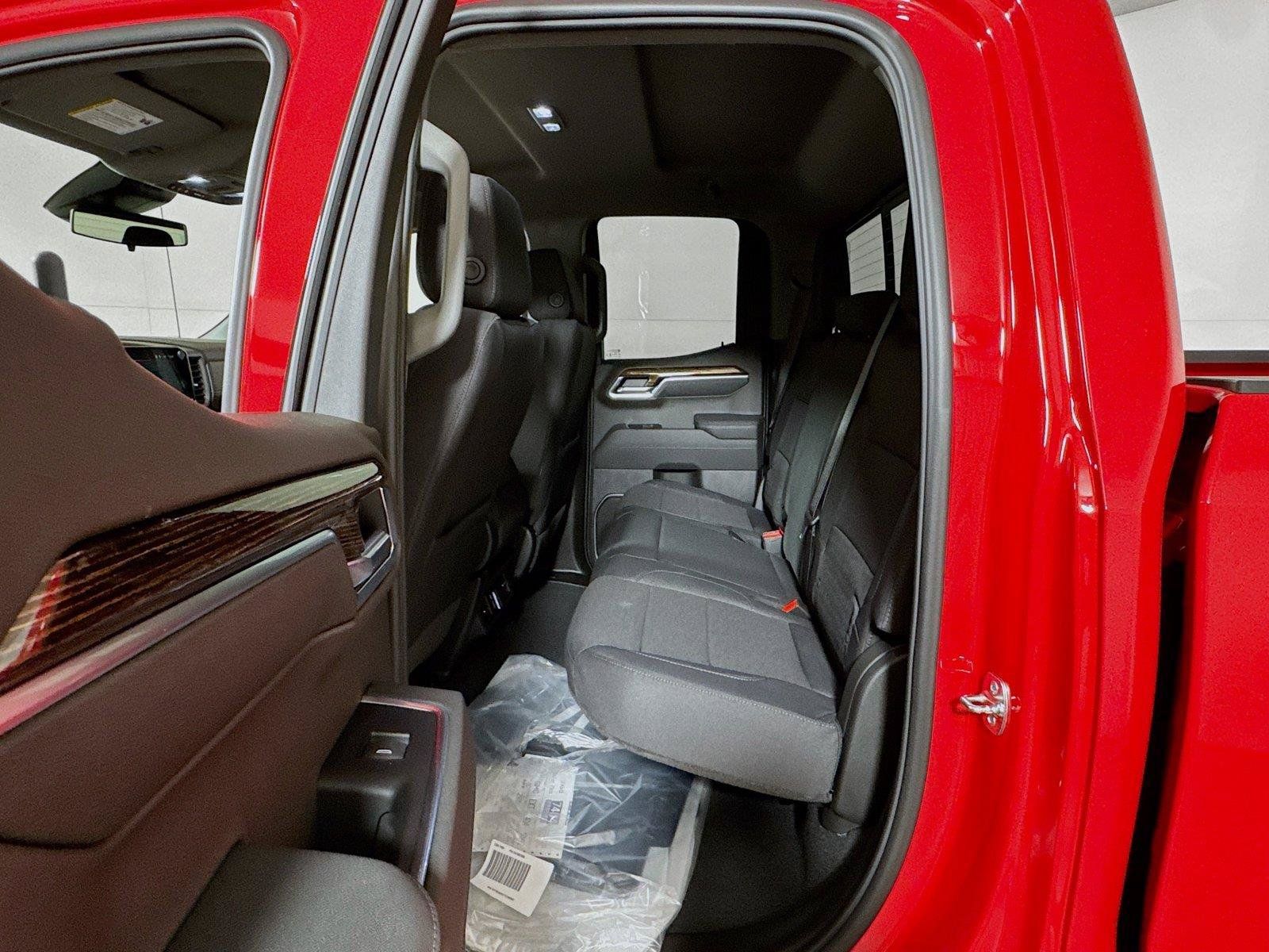 New 2026 GMC Sierra 1500 SLE w/ Preferred Package RWD image 13