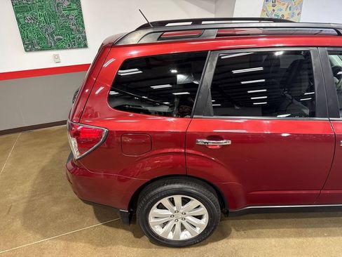 Used 2011 Subaru Forester 2.5X Premium w/ All-Weather Pkg AWD/4WD image 46