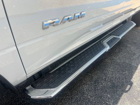 Used 2024 RAM 2500 Big Horn AWD/4WD image 7