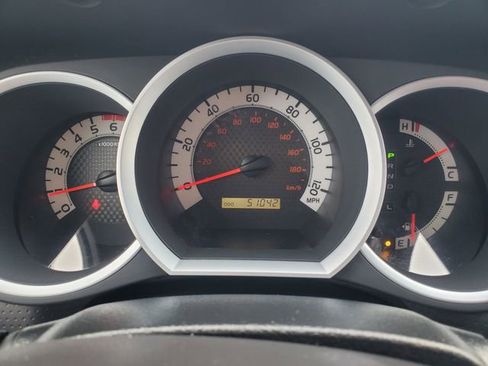 Used 2014 Toyota Tacoma PreRunner w/ SR5 Package image 11