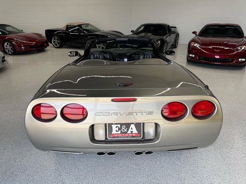 Used 2001 Chevrolet Corvette Convertible w/ Preferred Equipment Group2 RWD image 11