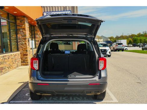 Used 2021 Ford Explorer XLT image 26