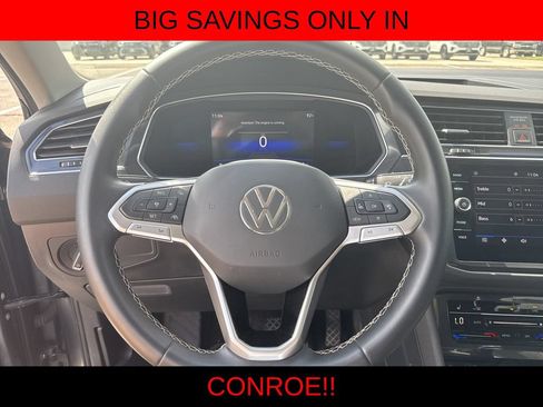 Used 2022 Volkswagen Tiguan SE FWD image 14