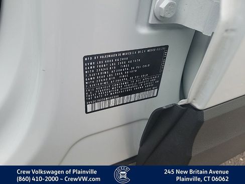 Certified 2025 Volkswagen Taos SE image 35