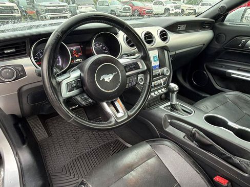 Used 2020 Ford Mustang Premium RWD image 3