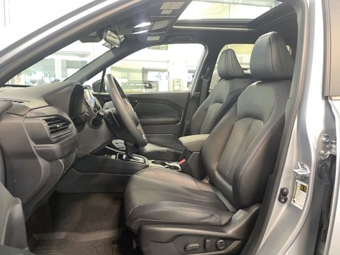 Used 2025 Subaru Forester Limited image 6