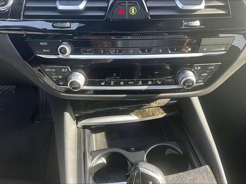 Used 2023 BMW 530e xDrive 530e iPerformance w/ Premium Package image 31