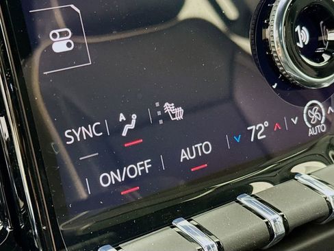 New 2026 GMC Yukon XL Elevation AWD/4WD image 24