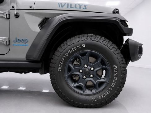 Used 2023 Jeep Wrangler Unlimited w/ Cold Weather Group AWD/4WD image 9