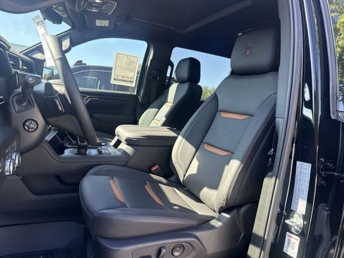 New 2026 GMC Sierra 1500 AT4 w/ AT4 Premium Package AWD/4WD image 13
