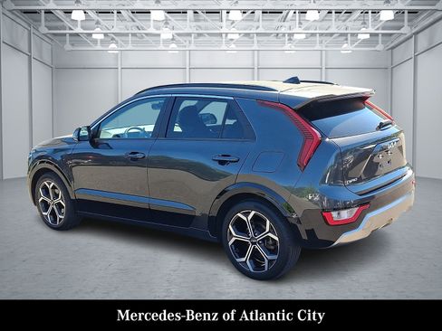 Used 2023 Kia Niro EX Touring FWD image 4
