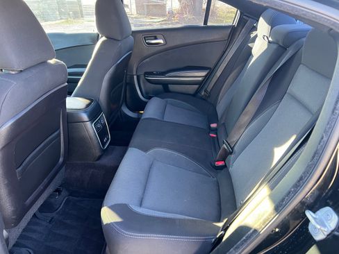 Used 2018 Dodge Charger SXT image 24
