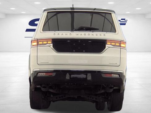 Used 2023 Jeep Grand Wagoneer Series II image 7