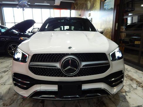 Used 2022 Mercedes-Benz GLE 350 4MATIC w/ AMG Line Exterior image 2