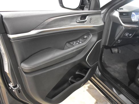 New 2026 Jeep Grand Cherokee Limited Reserve image 23