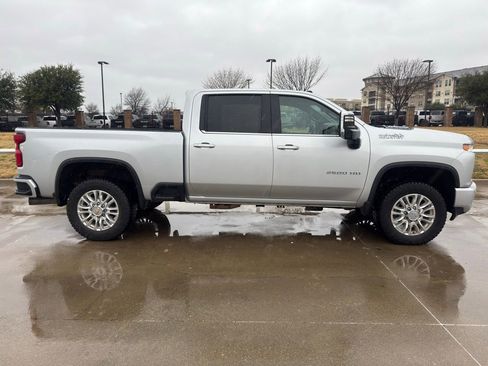 Used 2023 Chevrolet Silverado 2500 High Country w/ Technology Package image 3