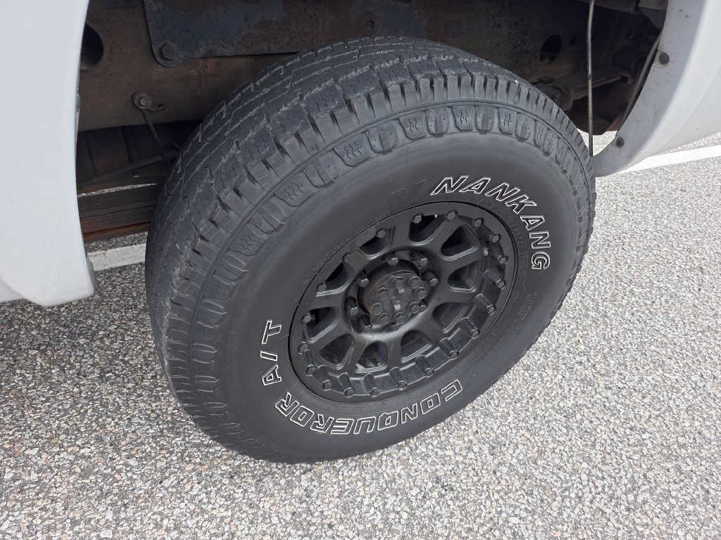 Used 2006 Chevrolet Silverado 2500 W/T w/ Skid Plate Package AWD/4WD image 25
