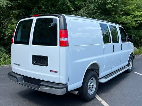 Used 2025 GMC Savana 2500 w/ Driver Convenience Package RWD image 5