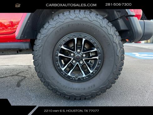 Used 2025 Jeep Wrangler Unlimited Rubicon AWD/4WD image 29
