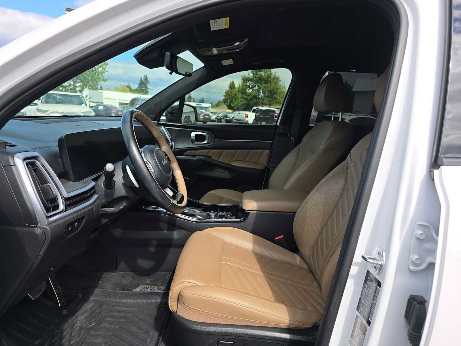 Used 2024 Kia Sorento SX Prestige w/ Olive Brown Leather Package AWD/4WD image 24