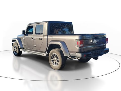 Used 2020 Jeep Gladiator Overland image 4