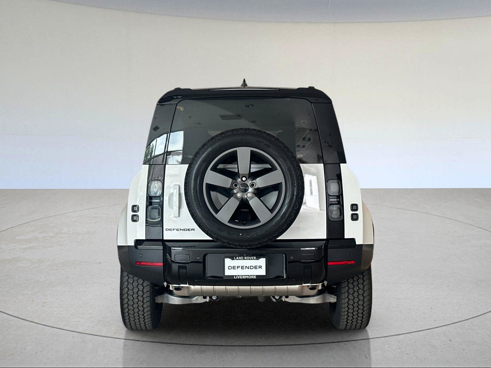 New 2026 Land Rover Defender 110 S AWD/4WD image 5