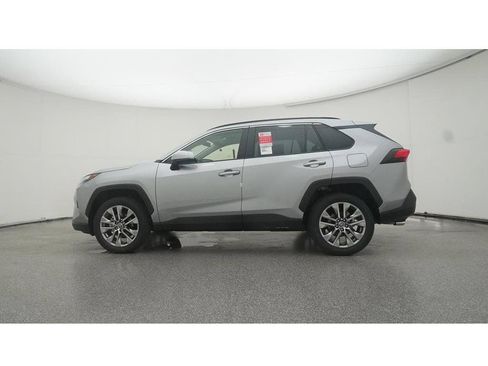 Used 2023 Toyota RAV4 XLE Premium FWD image 25