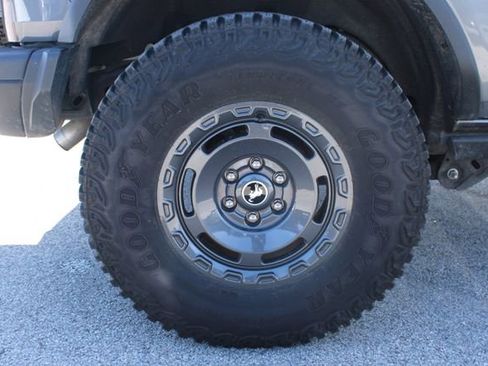 Used 2024 Ford Bronco Everglades image 35