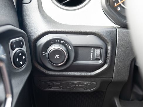 Used 2024 Jeep Wrangler Sport AWD/4WD image 8