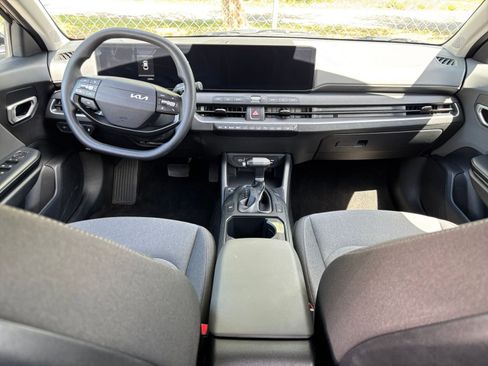 Used 2025 Kia K4 LXS FWD image 40