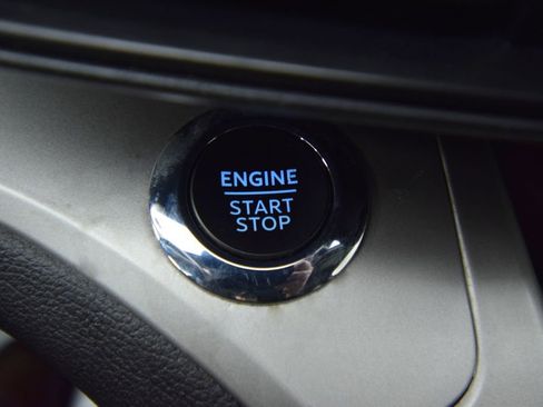 Used 2022 Ford Explorer XLT image 34