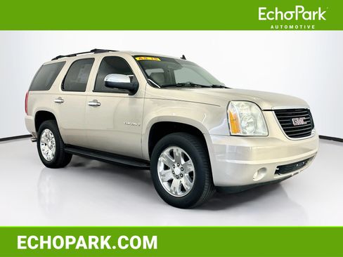 Used 2007 GMC Yukon SLT w/ SLT Preferred Equipment Group AWD/4WD image 1