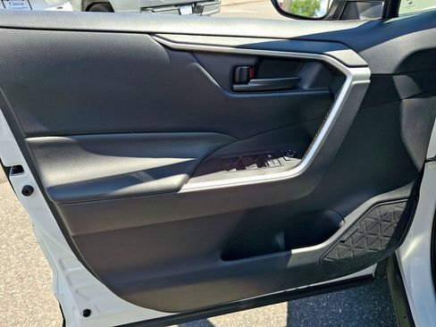 Used 2019 Toyota RAV4 LE w/ All Weather Liner Package AWD/4WD image 13