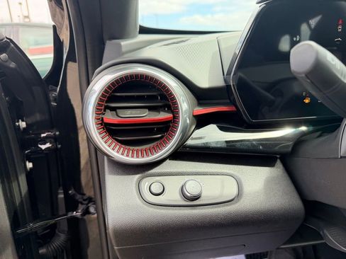 New 2026 Chevrolet Trax RS w/ Sunroof Package FWD image 23