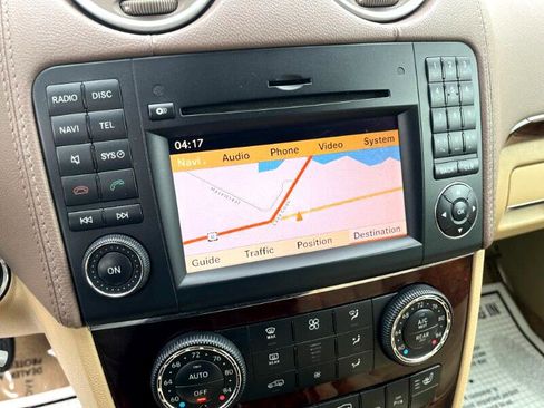 Used 2011 Mercedes-Benz GL 450 4MATIC image 32