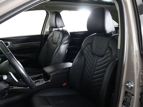 Used 2025 Kia Sorento AWD image 34