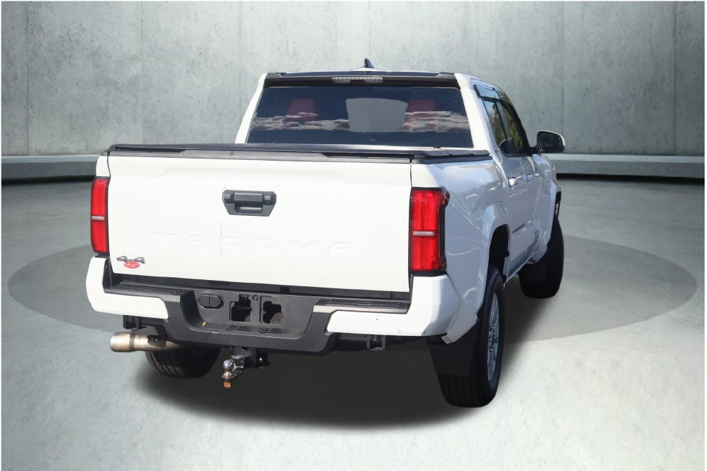 Used 2025 Toyota Tacoma SR5 AWD/4WD image 26