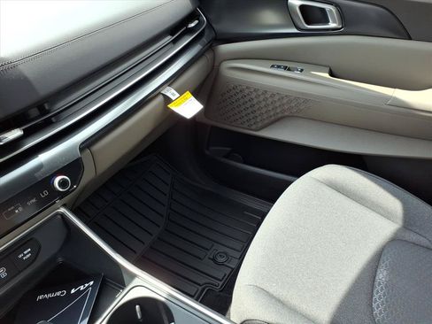 New 2026 Kia Carnival LX FWD image 26
