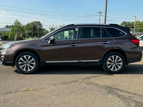 Used 2019 Subaru Outback 2.5i Touring AWD/4WD image 6