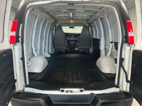 Used 2019 Chevrolet Express 2500 w/ Enhanced Convenience Package image 13