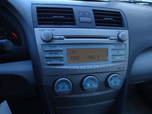 Used 2009 Toyota Camry LE image 30