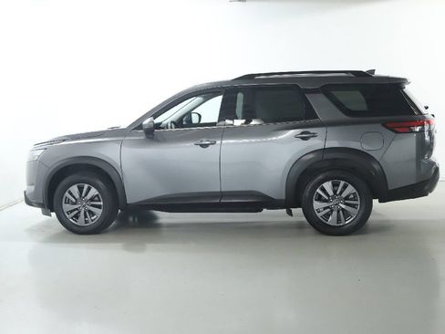 Used 2025 Nissan Pathfinder SV FWD image 40